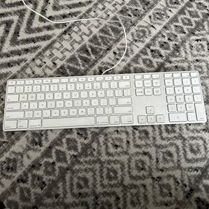 Apple keyboard